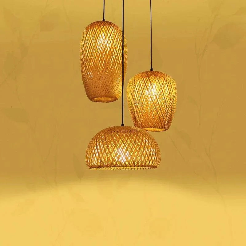 Hand-woven bamboo pendant lamp with retro chandelier shape and natural light-filtering woven shade